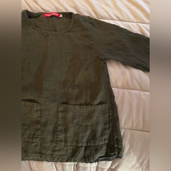 Pyne & Smith Green Linen Top with Pockets - Picture 3 of 4
